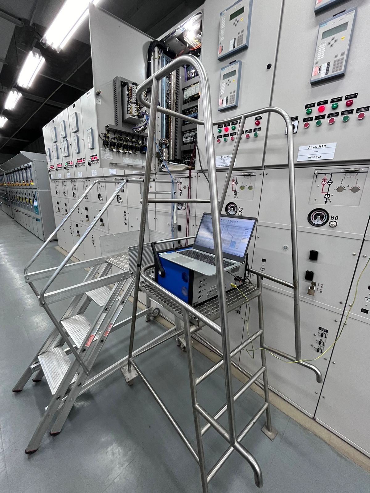 Ensaios em relés SIEMENS