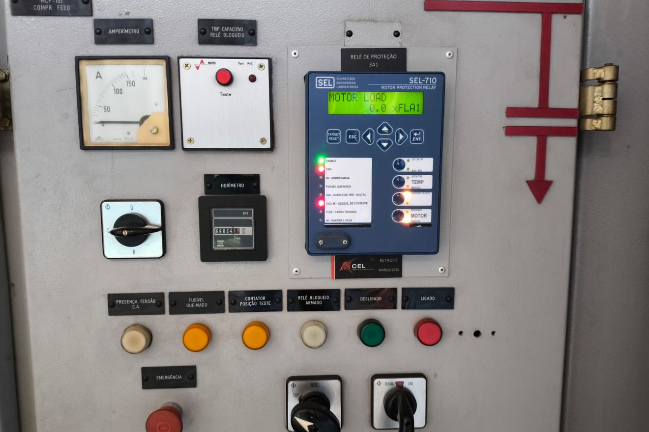 Painel de proteção de motor após o retrofit